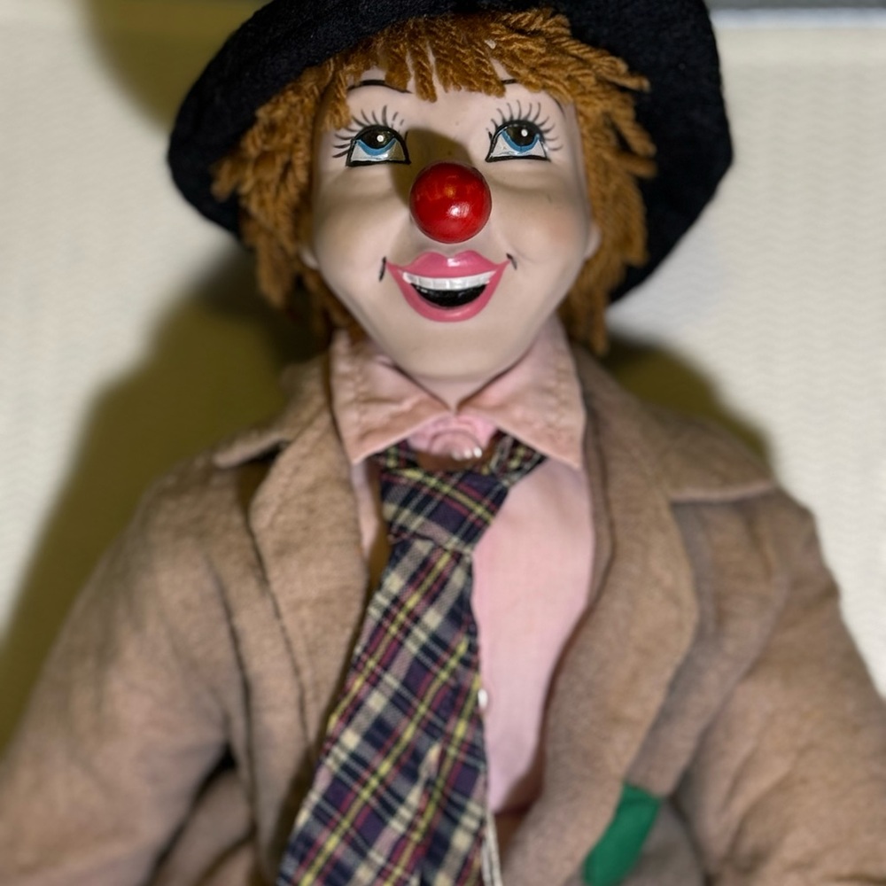 Vintage Dynasty Clown collection -LIZA